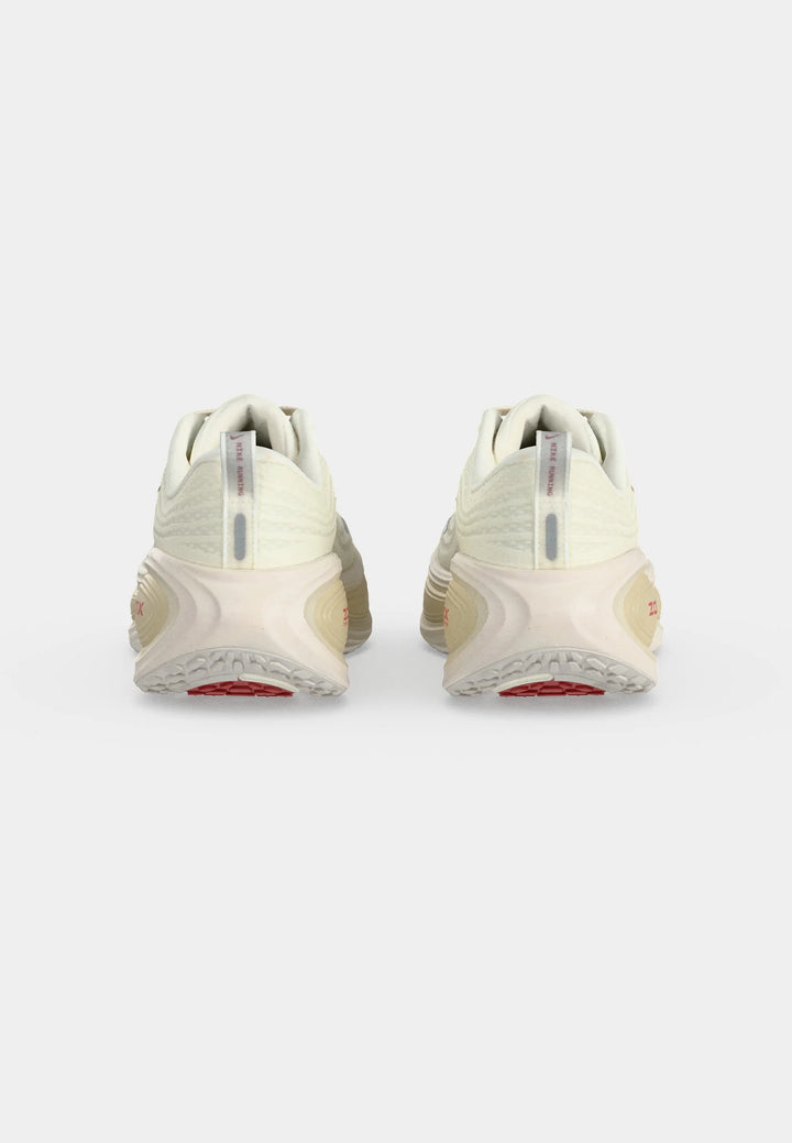 Nike VOMERO PLUS - Road running shoes