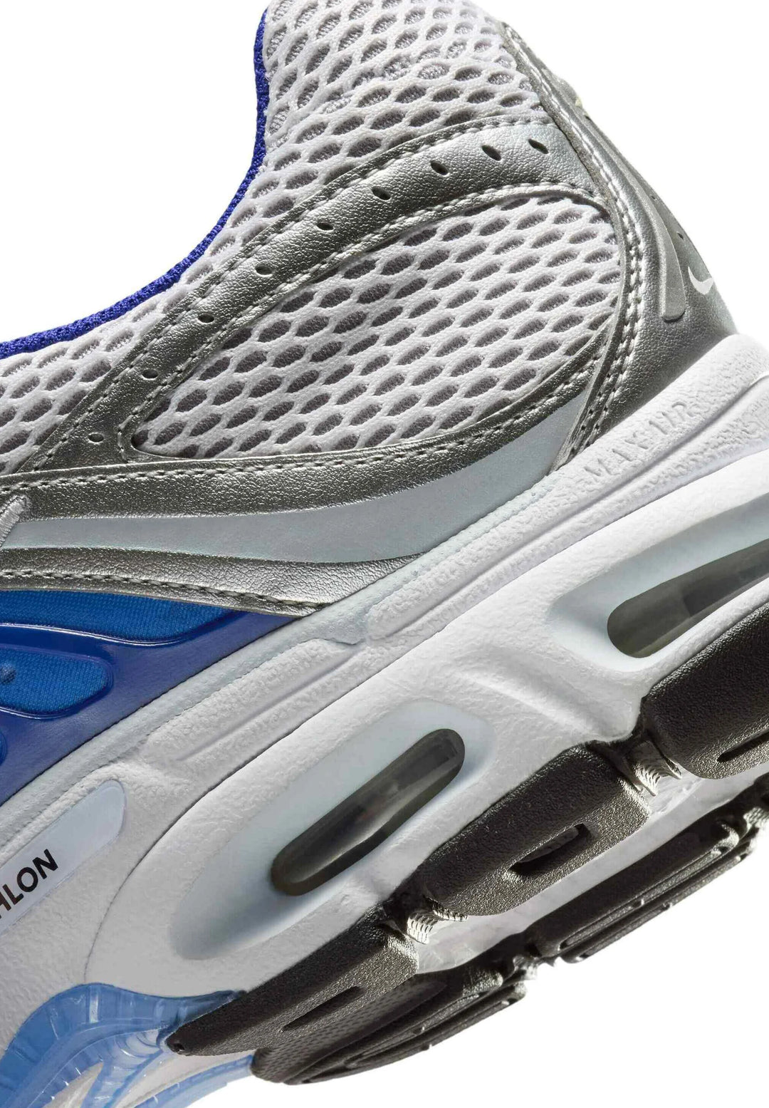 Nike AIR MAX MOTO 2K - Low-top Sneakers