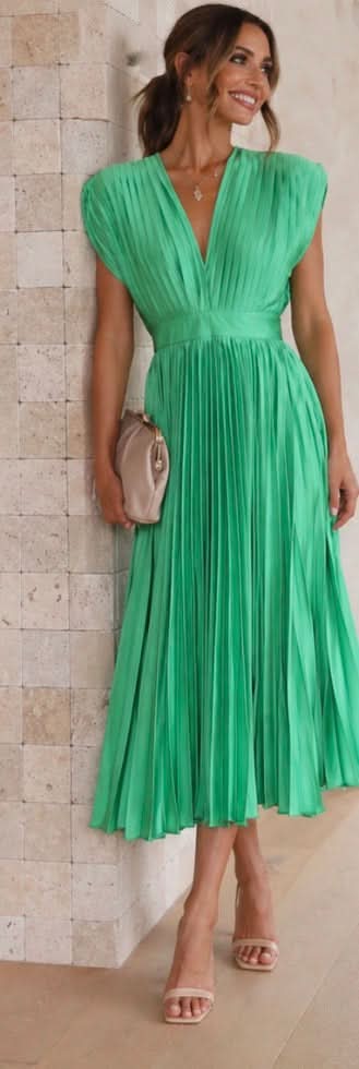 Stella & Grace™ | Timeless Pleated Midi Dress