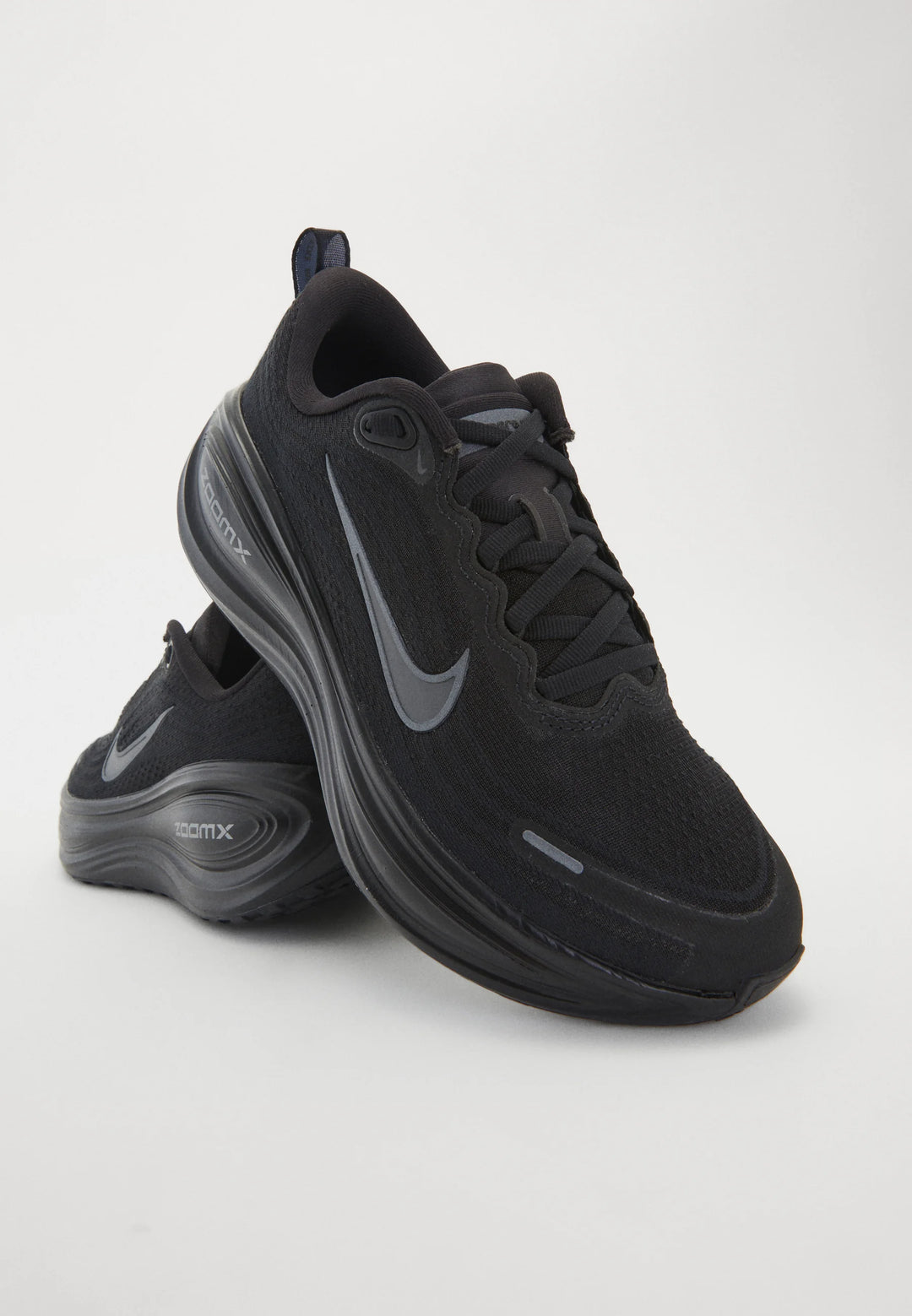 Nike VOMERO PLUS - Road running shoes