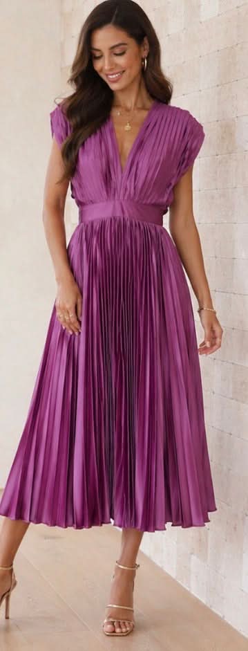 Grace & Annalee™ | Timeless Pleated Midi Dress