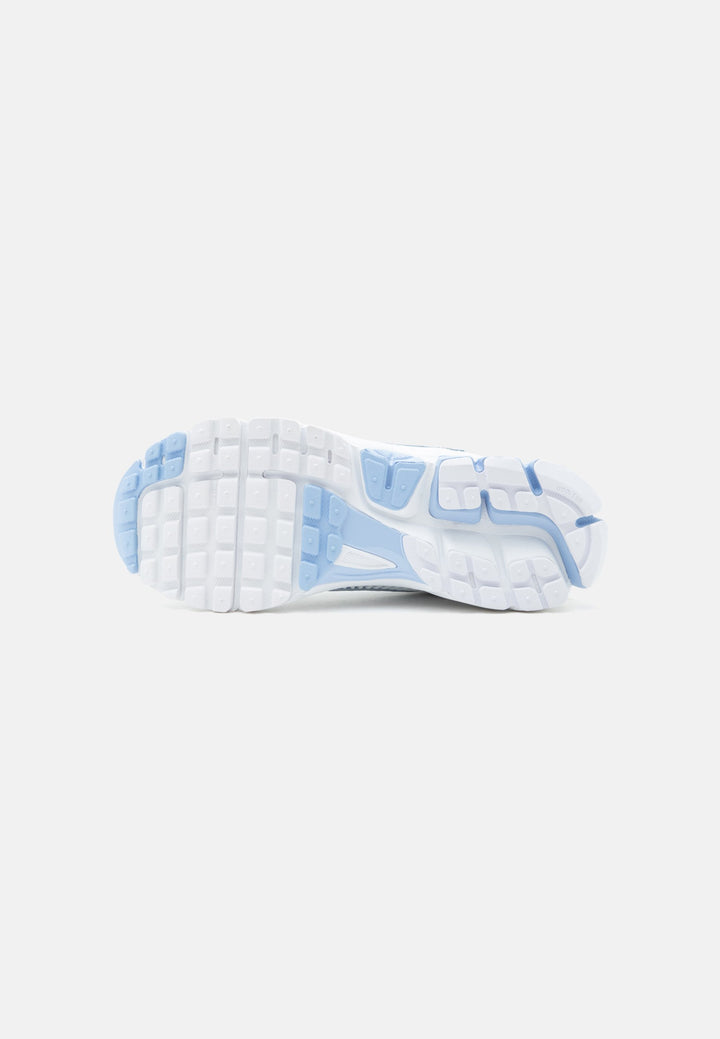 Nike Sportswear ZOOM VOMERO 5 - white/metallic silver-coloured/aluminum/football grey/black