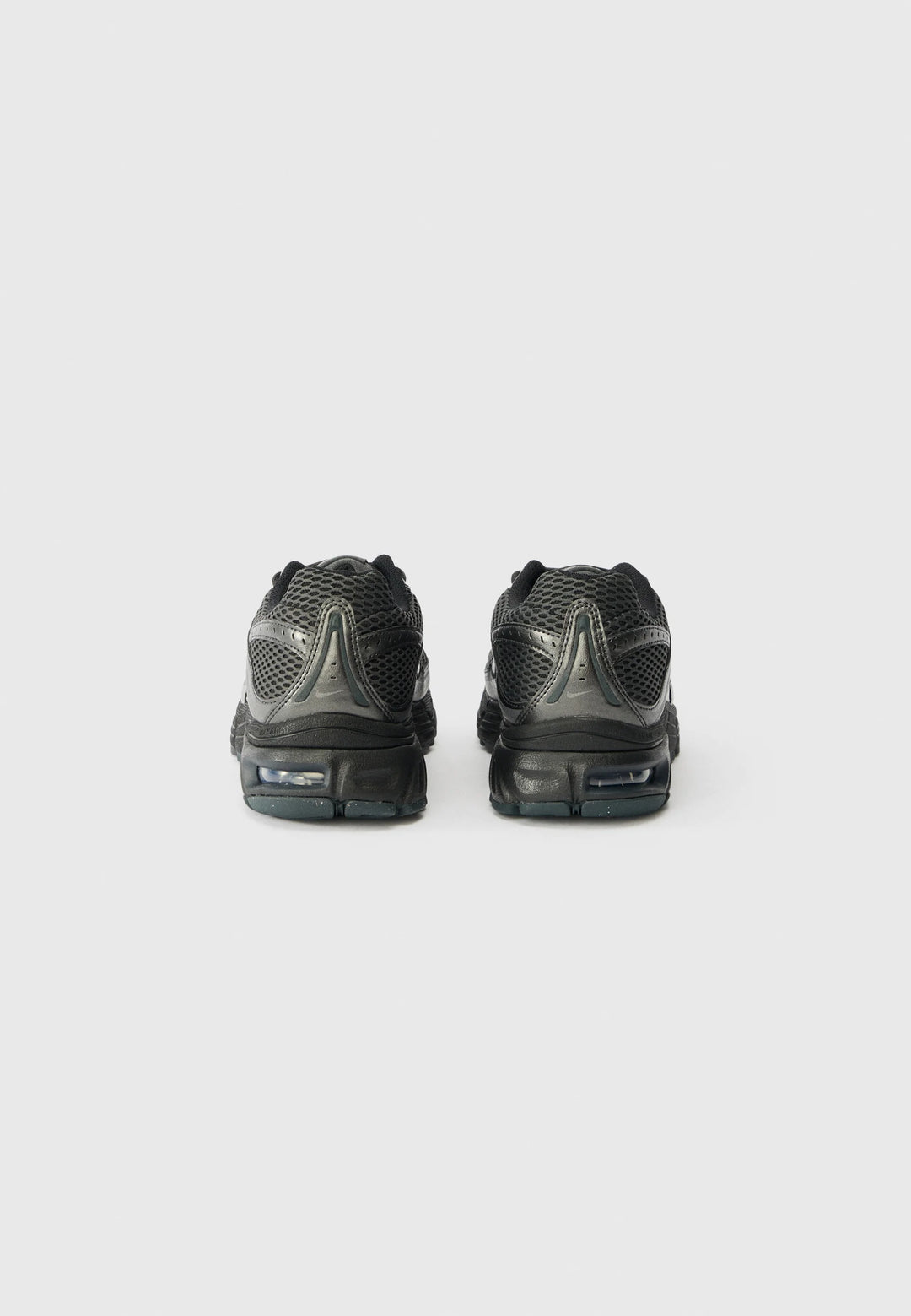 Nike AIR MAX MOTO 2K - Low-top Sneakers