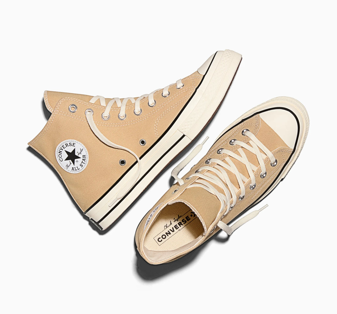 Converse Chuck Taylor &