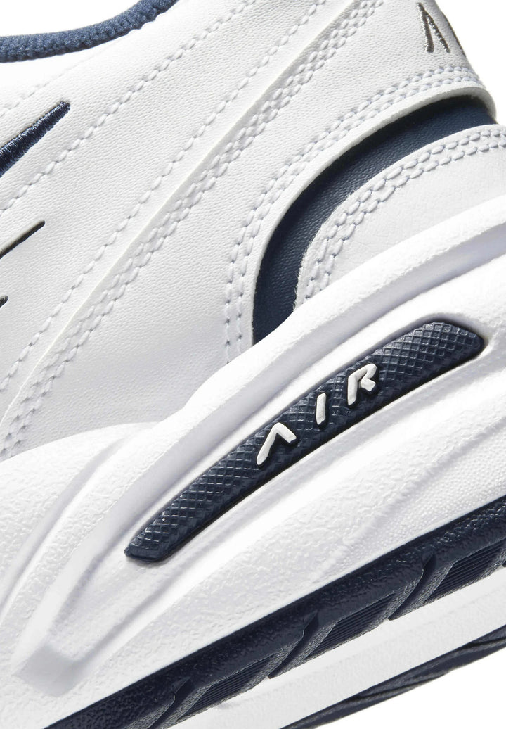 Nike  AIR MONARCH IV