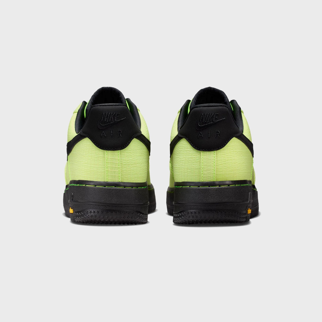 Nike Air Force 1 &
