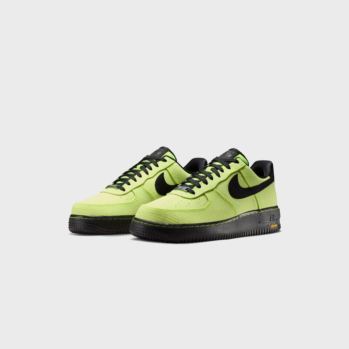 Nike Air Force 1 &