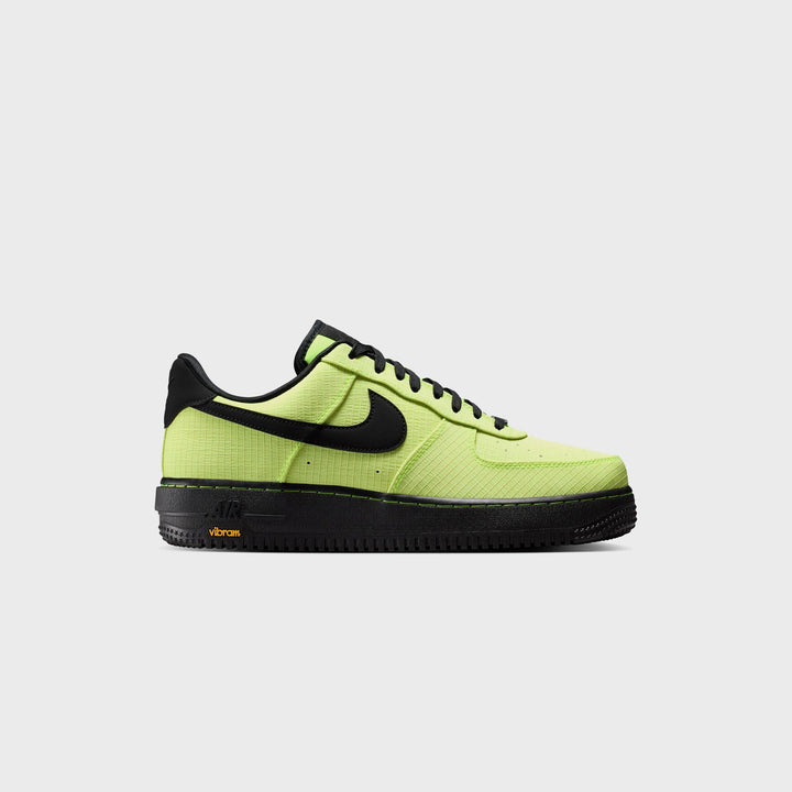 Nike Air Force 1 &