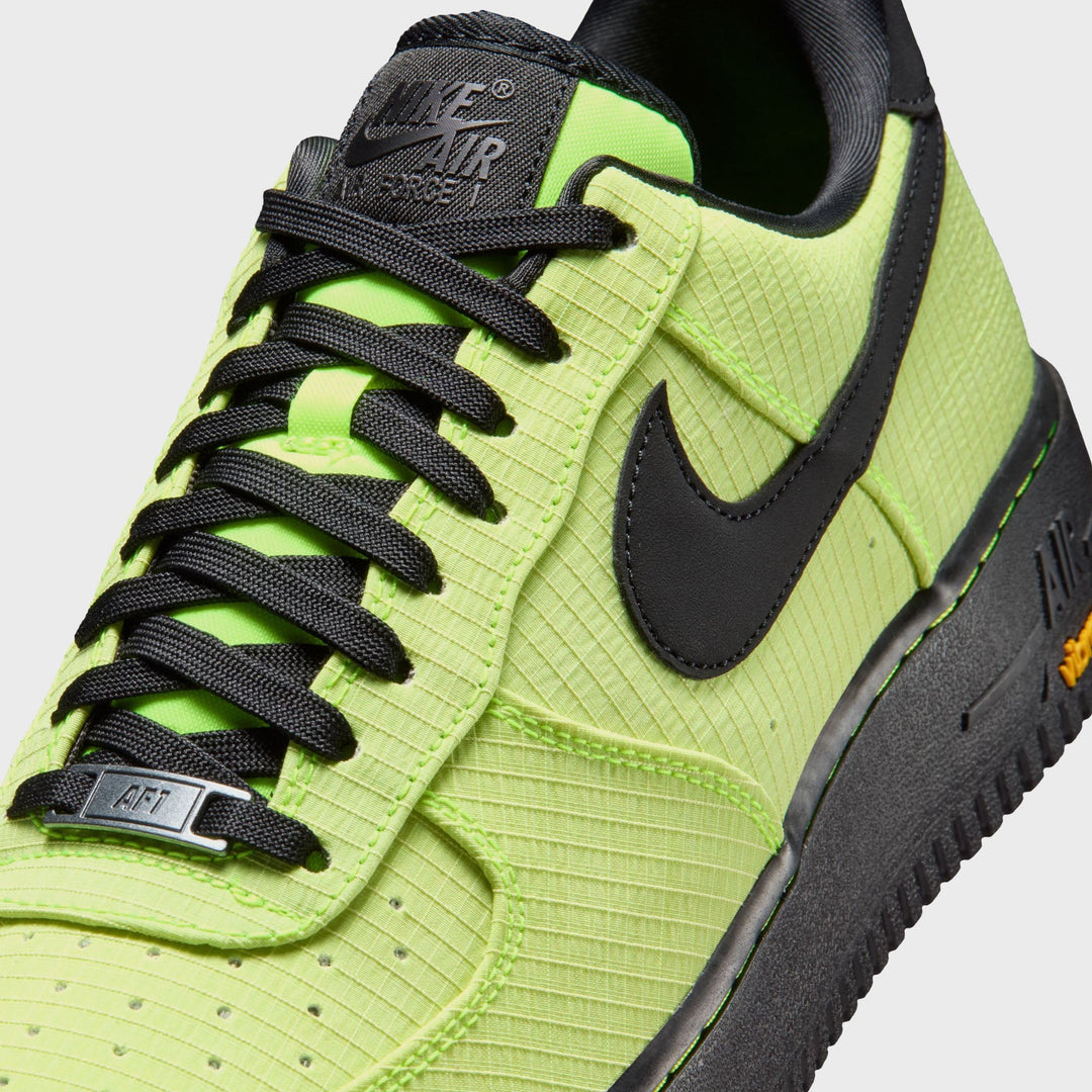 Nike Air Force 1 &