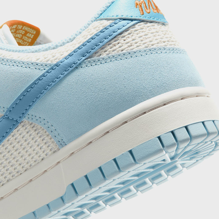Nike WMNS Dunk Low SE - Sail / Work Blue / Hydrogen Blue