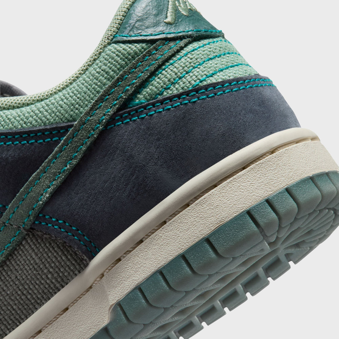 Nike GS Dunk Low LV8 1 - Pencil Point / Dark Obsidian / Steam / Mineral Slate