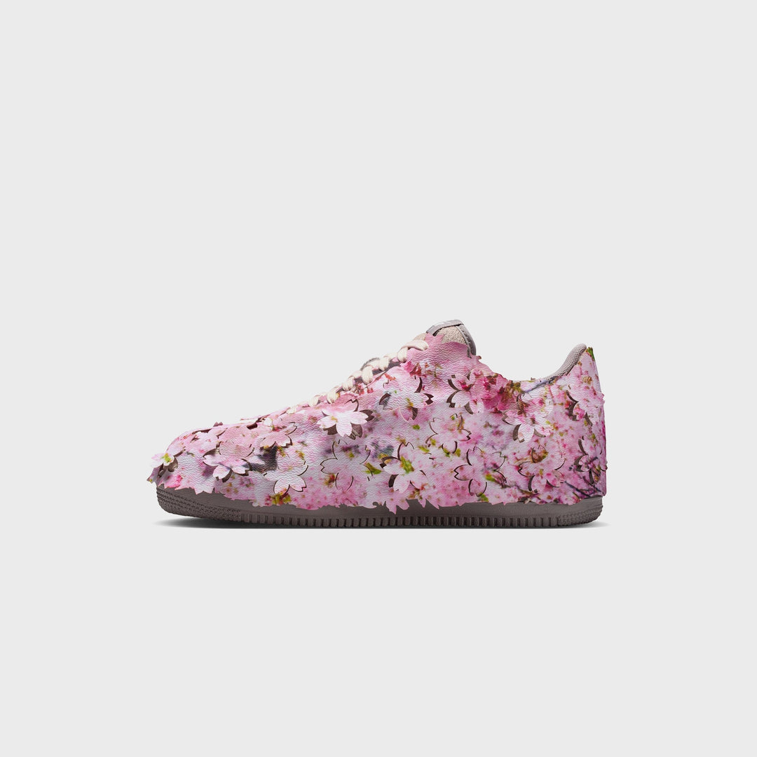 Nike Air Force 1 &