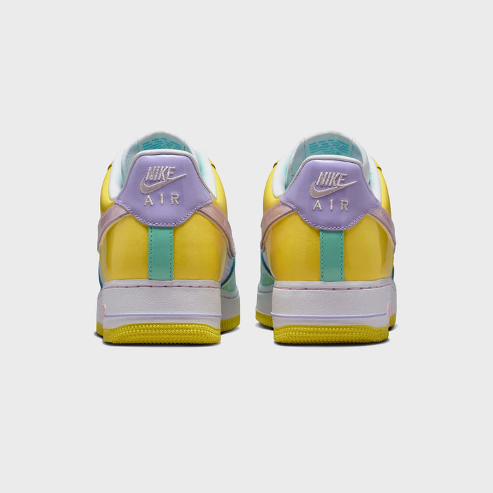 Nike Air Force 1 &