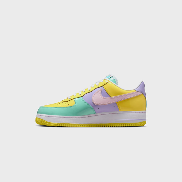 Nike Air Force 1 &
