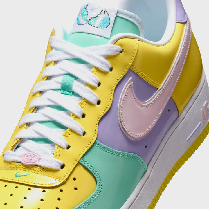 Nike Air Force 1 &