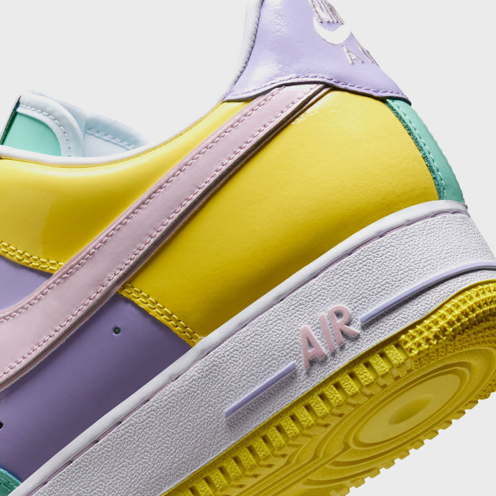 Nike Air Force 1 &