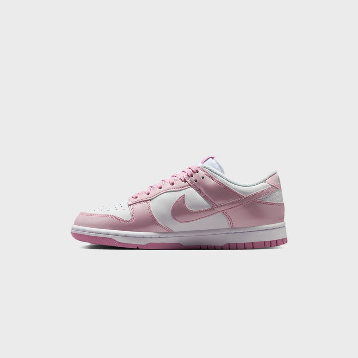 Nike WMNS Dunk Low SE - White / Metallic Silver / Pink Rise