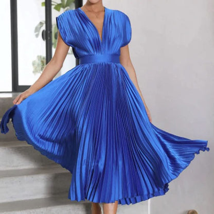 Grace & Annalee™ | Timeless Pleated Midi Dress