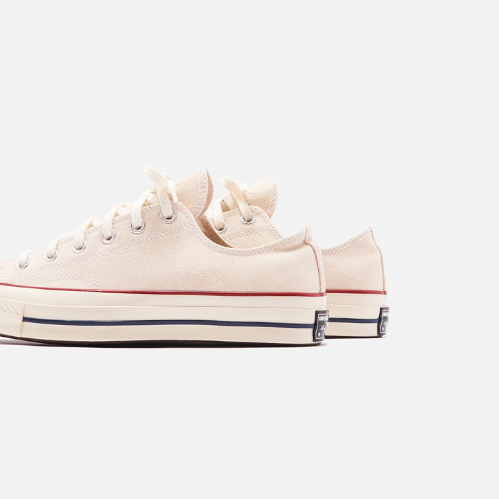 Converse Chuck Taylor &