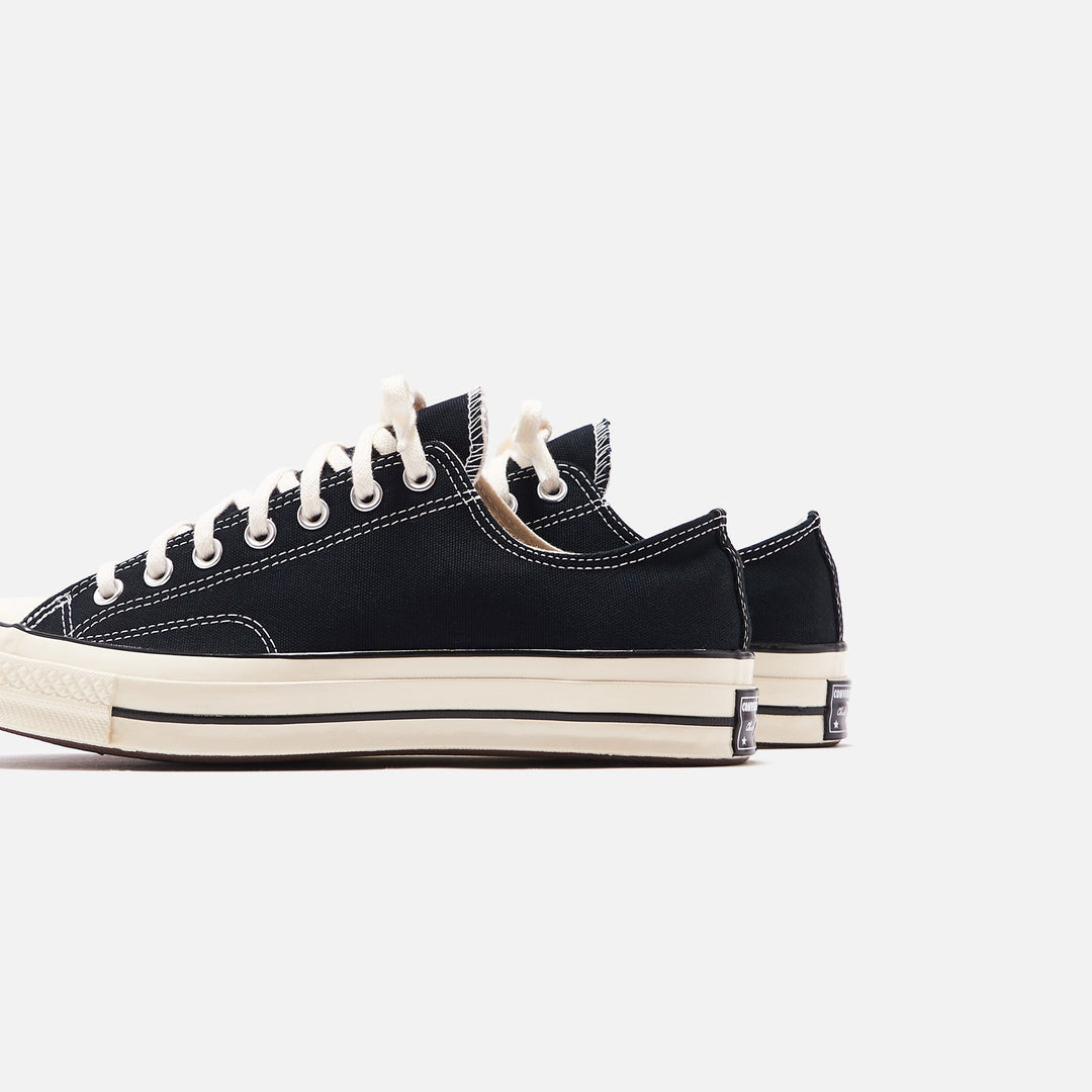 Converse Chuck Taylor &