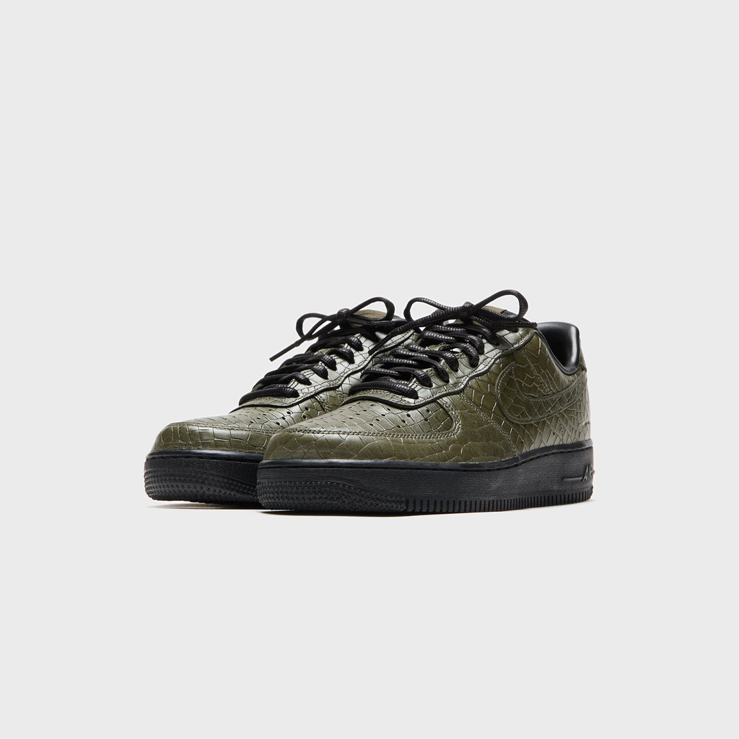 Nike Air Force 1 &