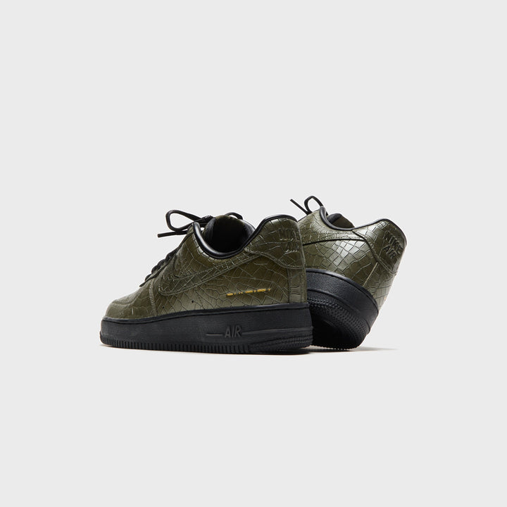 Nike Air Force 1 &