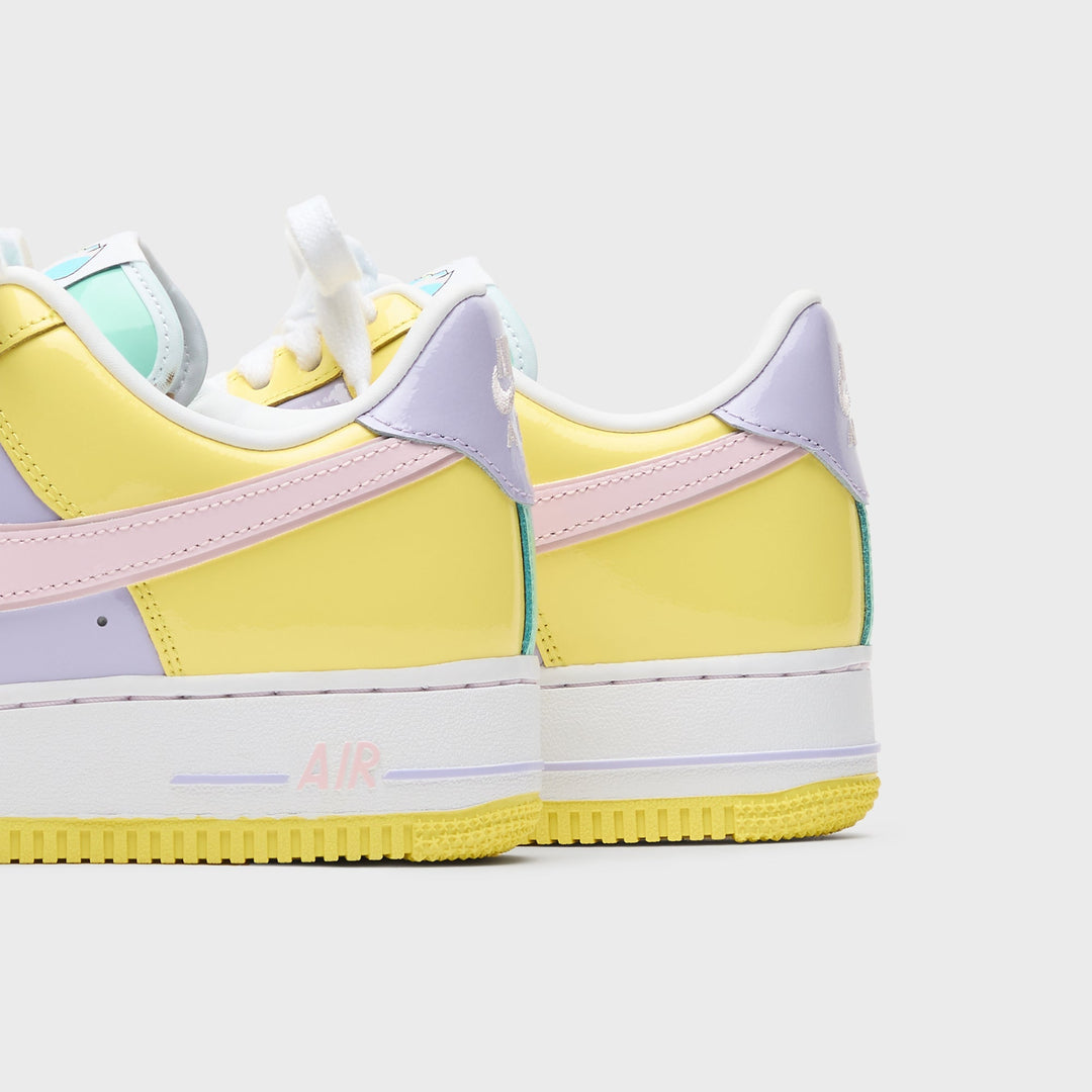 Nike Air Force 1 &