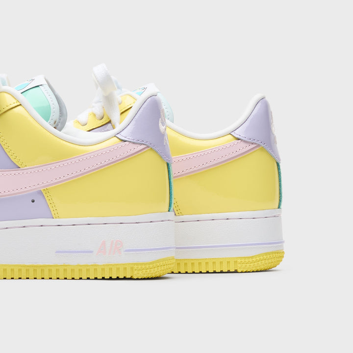 Nike Air Force 1 &