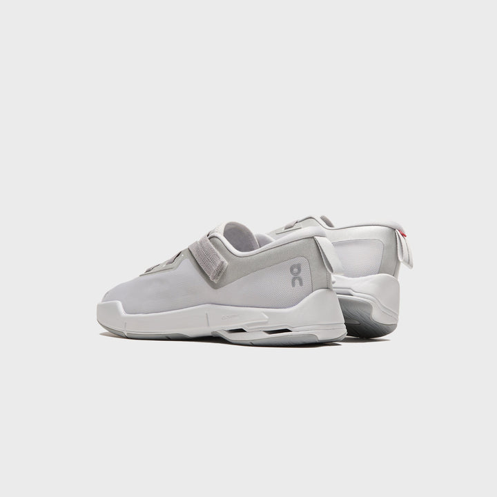 On Running WMNS Cloudnova Moon - Wolf / Alloy