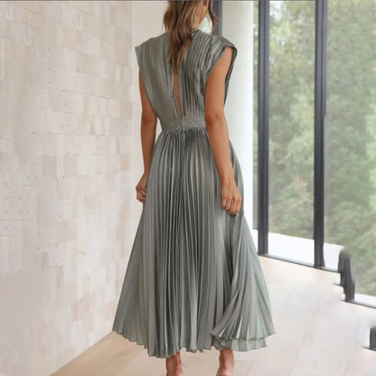 Grace & Annalee™ | Timeless Pleated Midi Dress