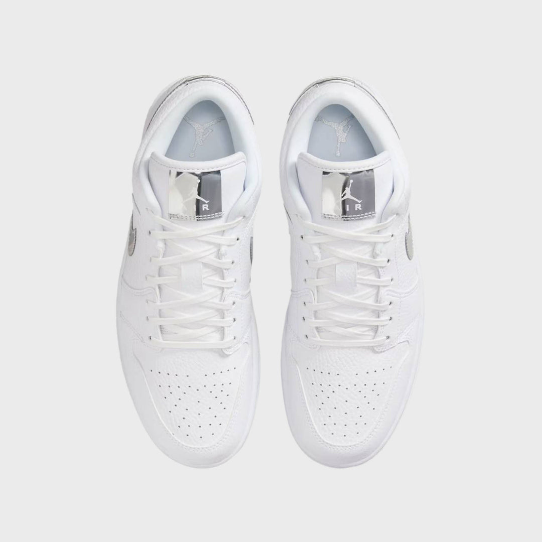 Jordan WMNS Air Jordan 1 Low SE - White / Metallic Silver