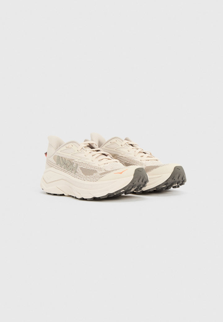 Hoka CHALLENGER 8