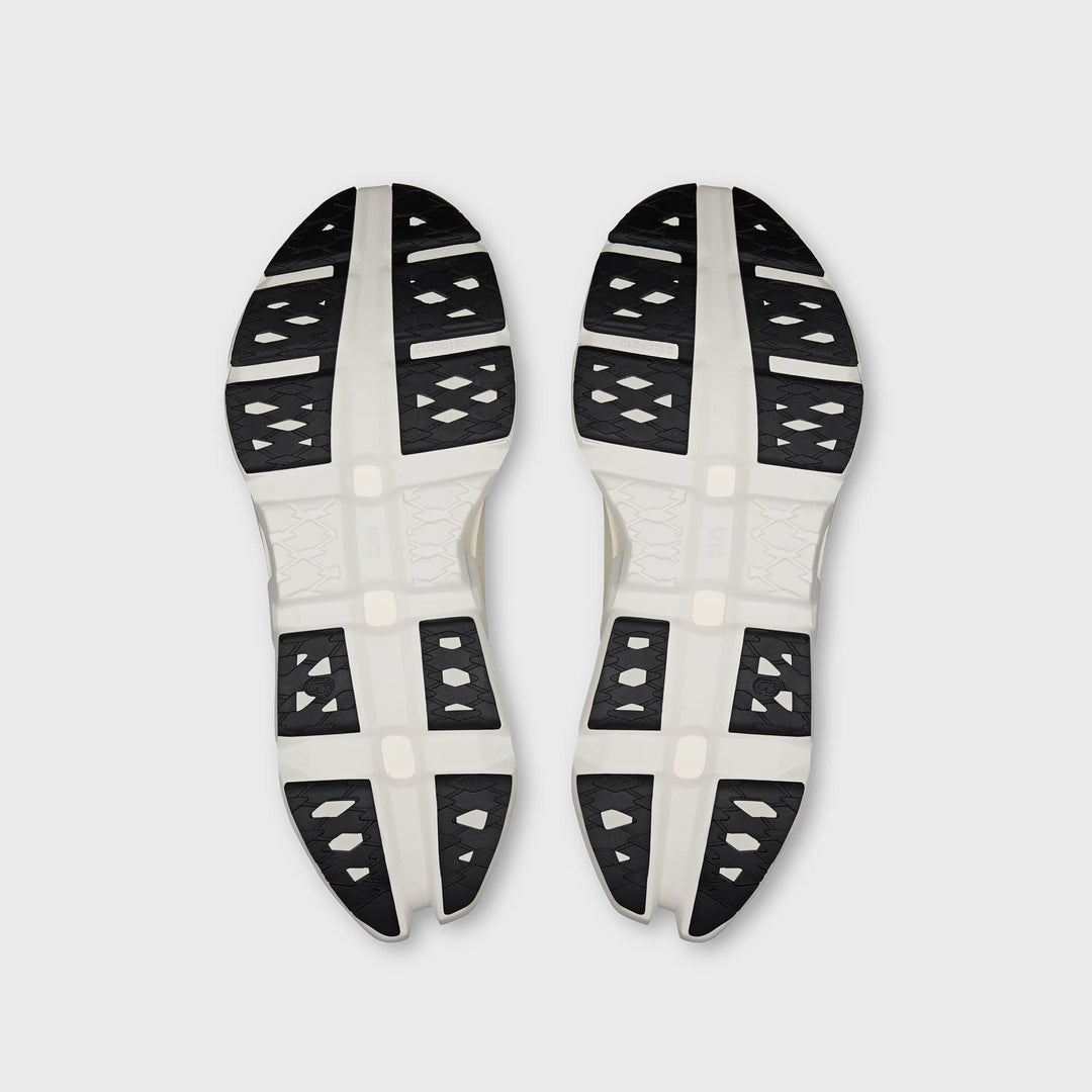 On Running Cloudmonster 3 Hyper - Black / Ivory