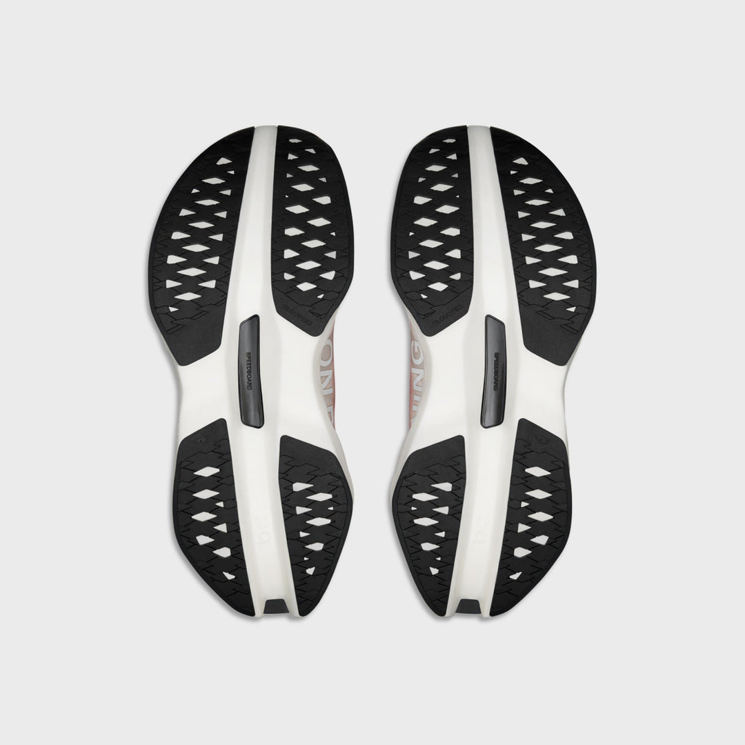 On Running Cloudboom Max - White / Pearl