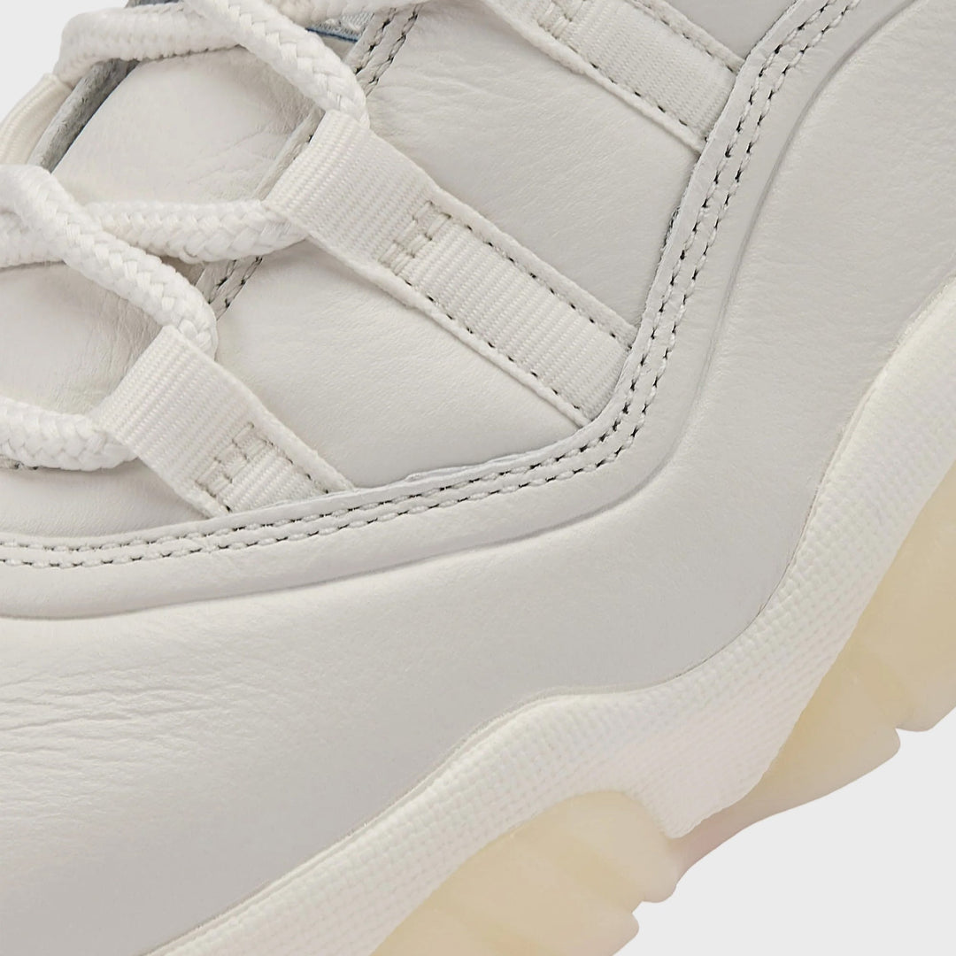 Nike Air Jordan 11 Retro - Sail / Newsprint / Sport Royal